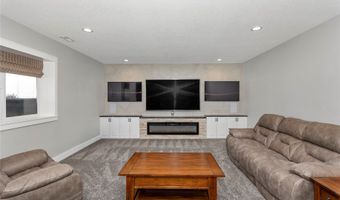 28887 Frost Ln, Adel, IA 50003