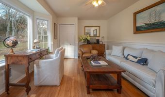 109 Old Post Rd, Clinton, CT 06413