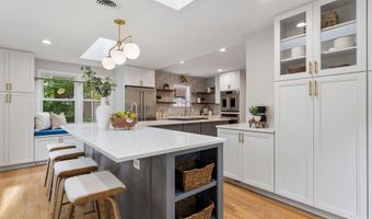 1109 N ILLINOIS St, Arlington, VA 22205