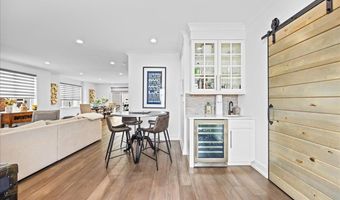 21 N Douglas Ave, Margate City, NJ 08402