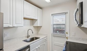 320 LAKEVIEW St 108, Orlando, FL 32804
