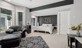 925 N River Rd, Algonquin, IL 60102