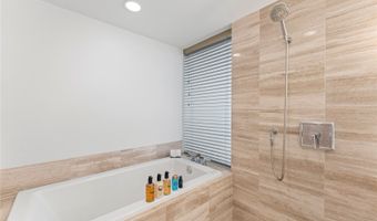 383 Kalaimoku St 1916, Honolulu, HI 96815