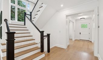5120 WESSLING Ln, Bethesda, MD 20814