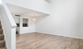 500 ORANGE Dr 10, Altamonte Springs, FL 32701