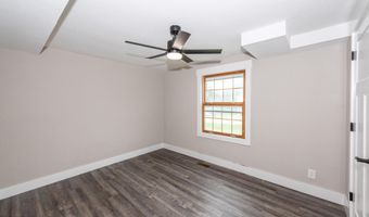 957 W Hunt Rd, Alcoa, TN 37701
