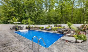 6182 High, Algonac, MI 48001
