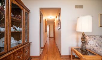 1774 Laurie Dr, Austintown, OH 44511