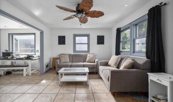 1527 N Harrison St, Algonquin, IL 60102