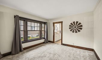 425 N 9th St, Adel, IA 50003