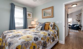 28 Palm Beach Ave, Narragansett, RI 02882