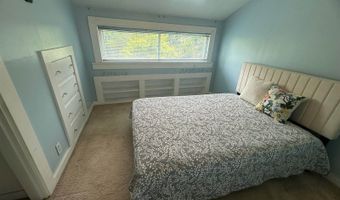 164 7th St, Bangor, ME 04401