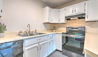 221 Mountain Edge Dr, Beaver, WV 25813