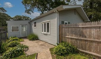40 Dockage Rd, Bayville, NJ 08721