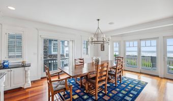 73 E 25th St, Avalon, NJ 08202