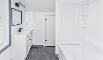 710 E Main St, Alhambra, IL 62001