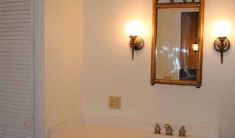 22 12th St, Apalachicola, FL 32320