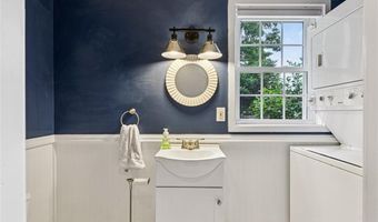 61 Harlem St, East Providence, RI 02916