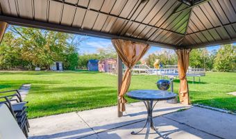 19 W720 Woodland Ave, Addison, IL 60101