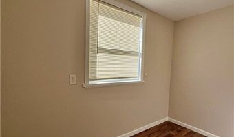 2420 E Market St 1, Akron, OH 44312