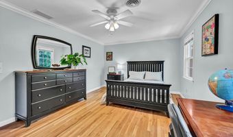 9 Arapaho Rd, Brookfield, CT 06804