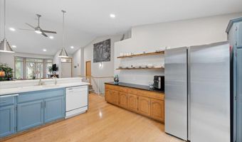 13310 Glenhaven Ct, Apple Valley, MN 55124