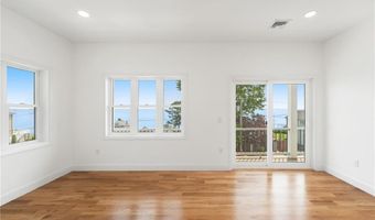 51 Burnett Rd, Warwick, RI 02889