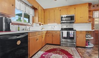 1540 Lilly Ln, Alliance, OH 44601