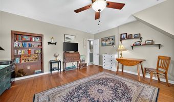5596 Walnut St, Augusta, MO 63332