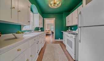 8105 Grandview Ave, Arvada, CO 80002