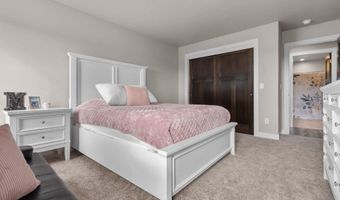 5702 N YOSEMITE Ln, Appleton, WI 54913