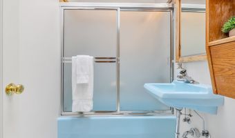 3543 HARRISON Dr, Astoria, OR 97103