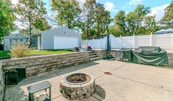 911 Lloyd Ave, Aurora, OH 44202