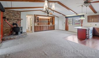 762 George Eggers Rd, Banner Elk, NC 28604