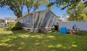 127 Highland Ave, Cumberland, RI 02864