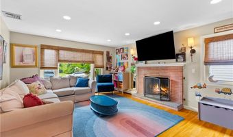 17 Golini Dr, Johnston, RI 02919
