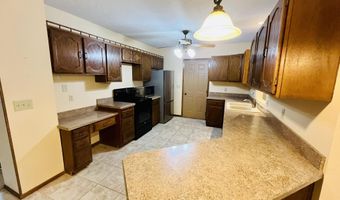 1606 N Jackson St, Aberdeen, SD 57401