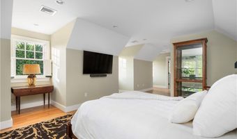 136 Adams Point Rd, Barrington, RI 02806