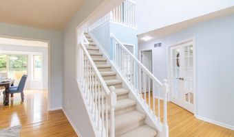 2864 Mystic Dr, Ann Arbor, MI 48103