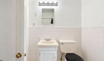 420 N Massachusetts Ave, Atlantic City, NJ 08401