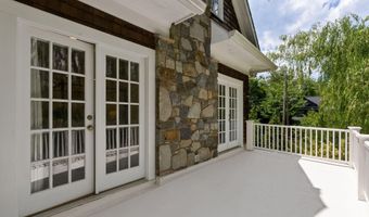 7032 WILSON Ln, Bethesda, MD 20817