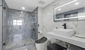 19501 W Country Club Dr 1202, Aventura, FL 33180