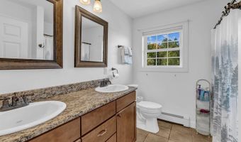 174 Rolling Meadow Dr, Bangor, ME 04401