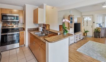 545 Mananai Pl 28R, Honolulu, HI 96818