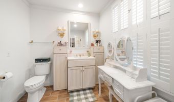 50 0 Indian Trl, Barnstable, MA 02630