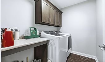 1603 Hickory Holw, Auburn, IN 46706