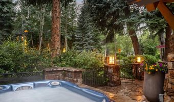 520 W Smuggler St, Aspen, CO 81611
