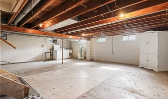 983 Roseland Rd, Alliance, OH 44601