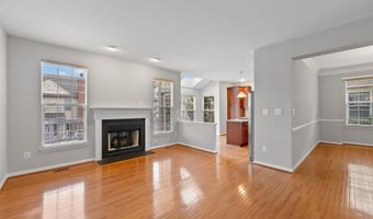 19608 EDGEMONT Sq, Ashburn, VA 20147