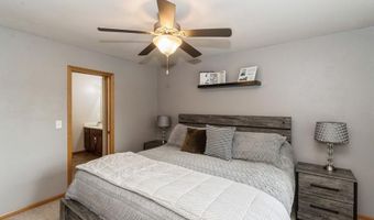 1095 Twilight Dr, North Liberty, IA 52317
